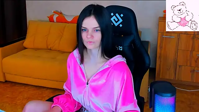 Snapshot of Lora_Cain chatting on 20, 1, 2025 Lora Cain online show from 20, 1, 2025