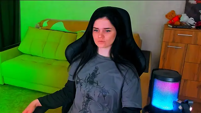 Snapshot of Lora_Cain chatting on 10, 2, 2025 Lora Cain online show from 10, 2, 2025