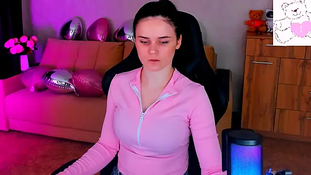 Snapshot of Lora_Cain chatting on 14, 2, 2025 Lora Cain online show from 14, 2, 2025