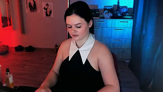 Lora Cain online show from 31, 7, 2026