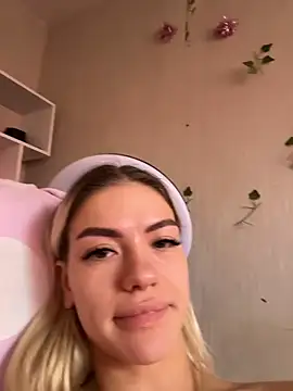 Snapshot of -Sexy_Barbie- chatting on 12, 11, 2025 -Sexy Barbie- online show from 12, 11, 2025