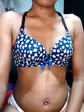 Snapshot of juliya_Les chatting on 13, 11, 2025 juliya Les online show from 13, 11, 2025