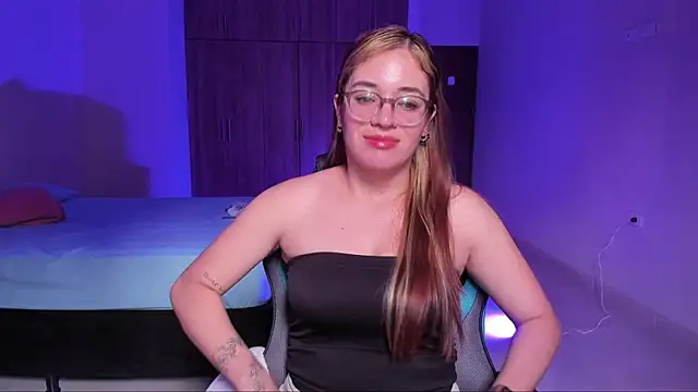 Snapshot of atenas_05_ chatting on 28, 2, 2025 atenas 05 online show from 28, 2, 2025