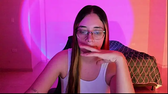 Snapshot of atenas_05_ chatting on 17, 9, 2025 atenas 05 online show from 17, 9, 2025