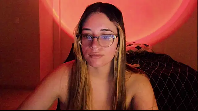 Snapshot of atenas_05_ chatting on 14, 10, 2025 atenas 05 online show from 14, 10, 2025