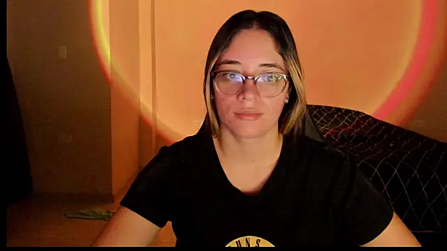 Snapshot of atenas_05_ chatting on 17, 10, 2025 atenas 05 online show from 17, 10, 2025