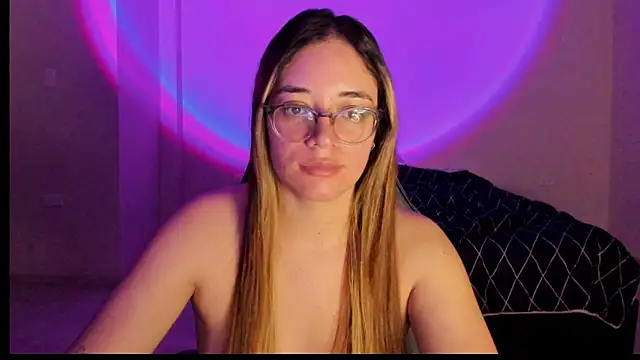 Snapshot of atenas_05_ chatting on 18, 10, 2025 atenas 05 online show from 18, 10, 2025