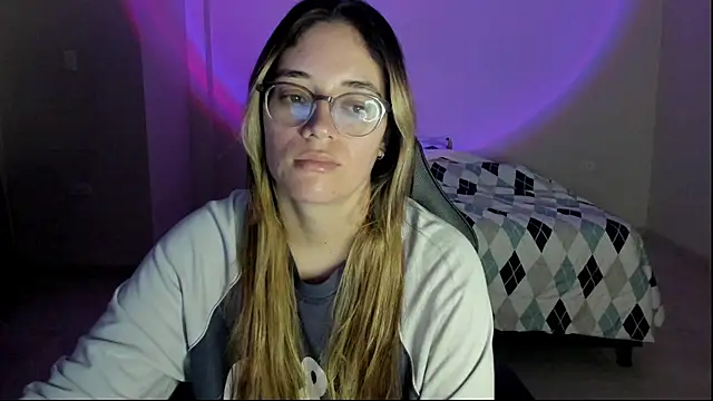 Snapshot of atenas_05_ chatting on 7, 11, 2025 atenas 05 online show from 7, 11, 2025