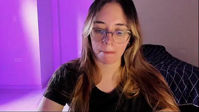 Snapshot of atenas_05_ chatting on 16, 11, 2025 atenas 05 online show from 16, 11, 2025