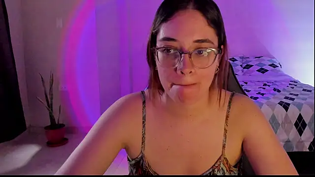 Snapshot of atenas_05_ chatting on 17, 11, 2025 atenas 05 online show from 17, 11, 2025