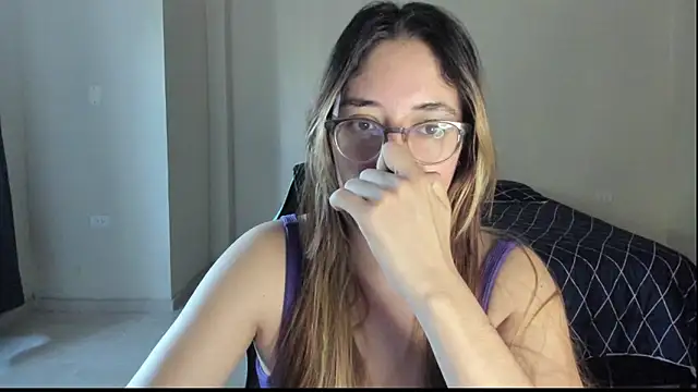 Snapshot of atenas_05_ chatting on 27, 11, 2025 atenas 05 online show from 27, 11, 2025