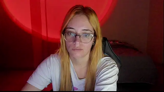 Snapshot of atenas_05_ chatting on 5, 12, 2025 atenas 05 online show from 5, 12, 2025