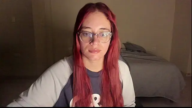 Snapshot of atenas_05_ chatting on 17, 12, 2025 atenas 05 online show from 17, 12, 2025