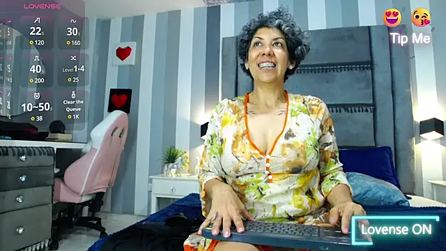 Julianewell online show from 6, 2, 2025