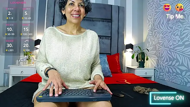 Julianewell online show from 19, 2, 2025