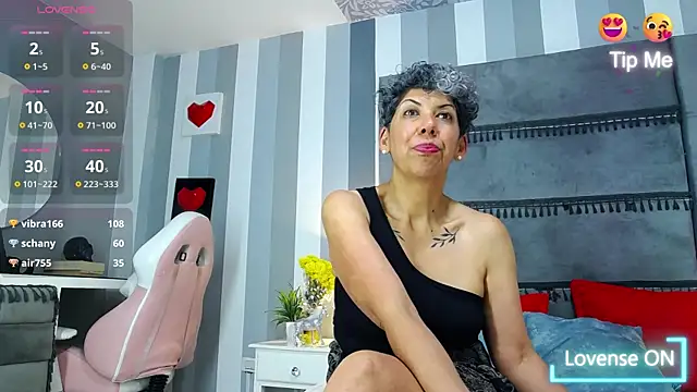 Julianewell online show from 12, 3, 2025