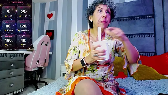 Julianewell online show from 1, 4, 2026