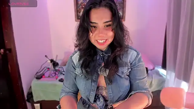 kiki cavilll online show from 7, 4, 2026