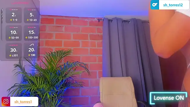 Snapshot of big_ass_show chatting on 8, 3, 2025 big ass show online show from 8, 3, 2025