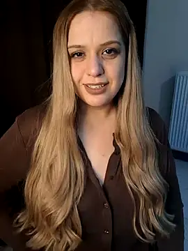 Snapshot of cansuozell chatting on 10, 10, 2025 cansuozell online show from 10, 10, 2025