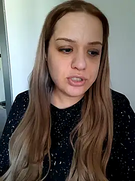 Snapshot of cansuozell chatting on 13, 10, 2025 cansuozell online show from 13, 10, 2025