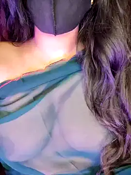 Snapshot of SexyAndHottie chatting on 9, 3, 2025 SexyAndHottie online show from 9, 3, 2025