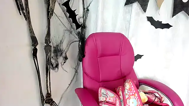 KOURTNEY-- online show from 3, 11, 2025