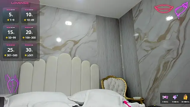 Snapshot of Carohorny4u chatting on 8, 3, 2025 Carohorny4u online show from 8, 3, 2025