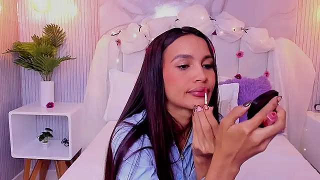 Snapshot of Carohorny4u chatting on 19, 9, 2025 Carohorny4u online show from 19, 9, 2025