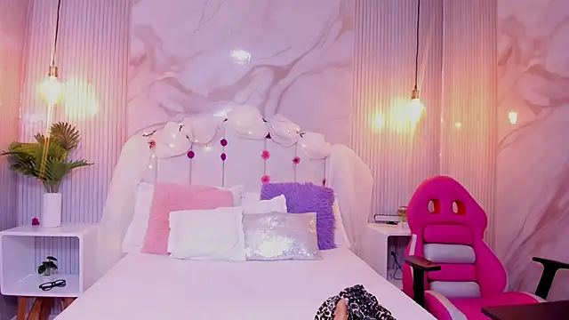 Snapshot of Carohorny4u chatting on 20, 9, 2025 Carohorny4u online show from 20, 9, 2025