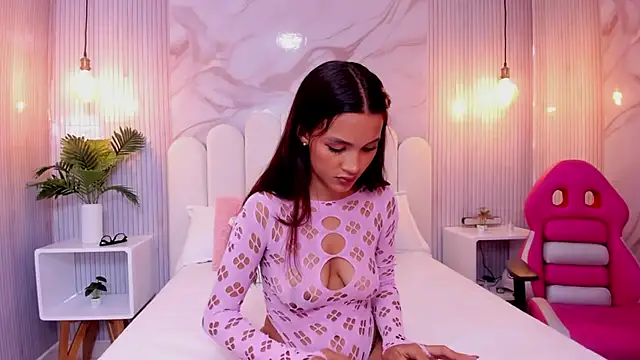 Snapshot of Carohorny4u chatting on 29, 9, 2025 Carohorny4u online show from 29, 9, 2025