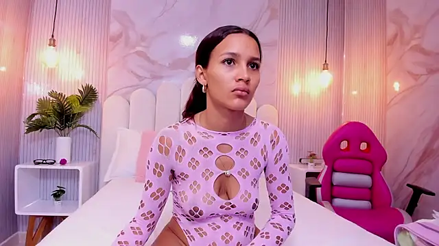 Snapshot of Carohorny4u chatting on 12, 10, 2025 Carohorny4u online show from 12, 10, 2025