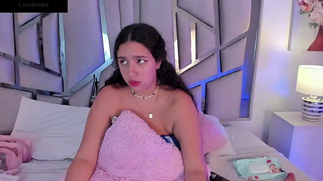 Snapshot of paulette_dupont chatting on 25, 1, 2025 paulette dupont online show from 25, 1, 2025