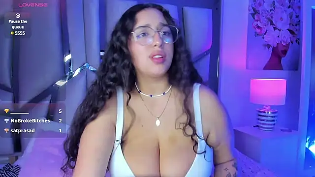 Snapshot of paulette_dupont chatting on 12, 2, 2025 paulette dupont online show from 12, 2, 2025