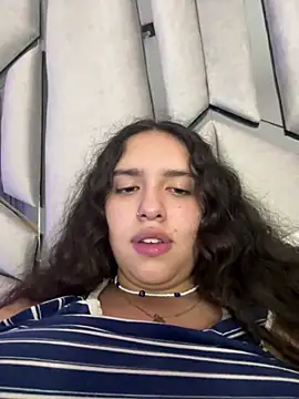 Snapshot of paulette_dupont chatting on 2, 3, 2025 paulette dupont online show from 2, 3, 2025