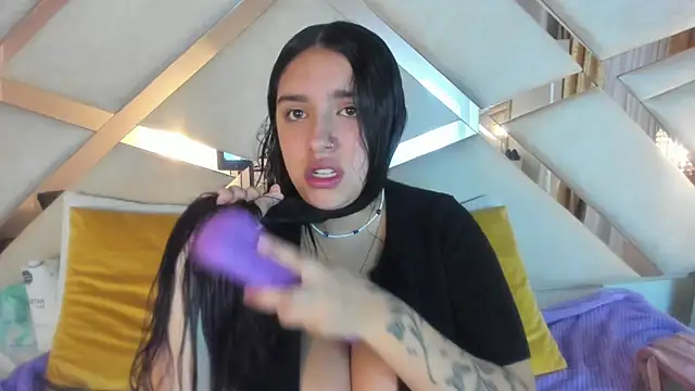 Snapshot of paulette_dupont chatting on 5, 3, 2025 paulette dupont online show from 5, 3, 2025