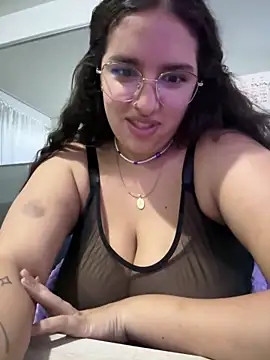 Snapshot of paulette_dupont chatting on 6, 3, 2025 paulette dupont online show from 6, 3, 2025