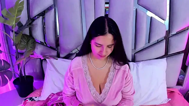 Snapshot of paulette_dupont chatting on 19, 9, 2025 paulette dupont online show from 19, 9, 2025