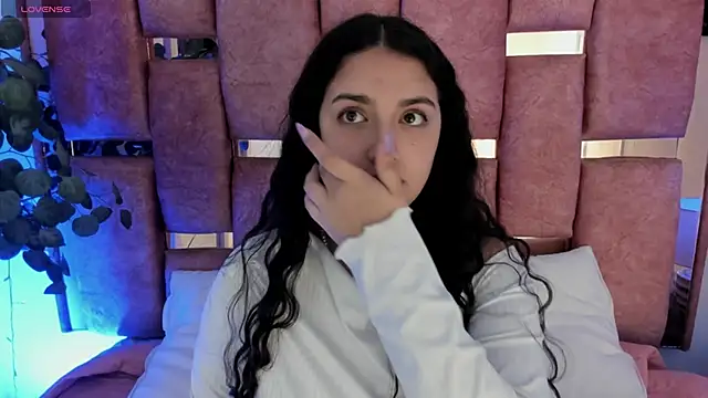 Snapshot of paulette_dupont chatting on 24, 9, 2025 paulette dupont online show from 24, 9, 2025