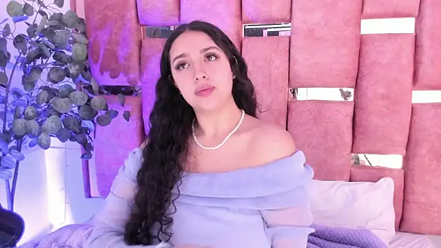 Snapshot of paulette_dupont chatting on 11, 10, 2025 paulette dupont online show from 11, 10, 2025