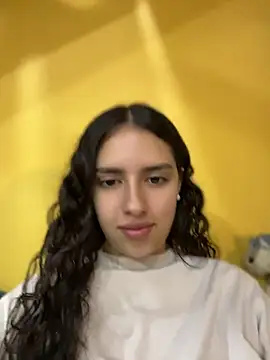 Snapshot of paulette_dupont chatting on 25, 4, 2026 paulette dupont online show from 25, 4, 2026
