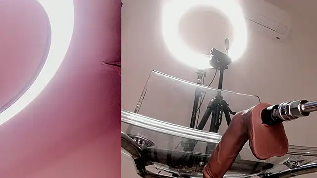 zoe backer online show from 27, 3, 2026