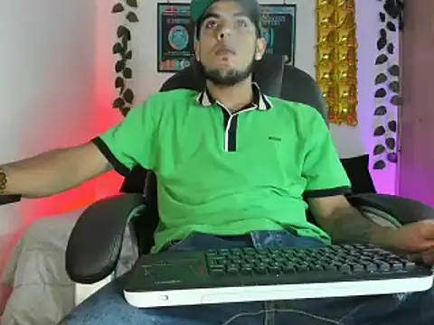 Snapshot of mikee_scooth chatting on 7, 2, 2025 mikee scooth online show from 7, 2, 2025