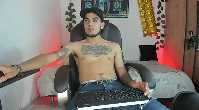 Snapshot of mikee_scooth chatting on 13, 2, 2025 mikee scooth online show from 13, 2, 2025