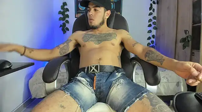 Snapshot of mikee_scooth chatting on 17, 2, 2025 mikee scooth online show from 17, 2, 2025