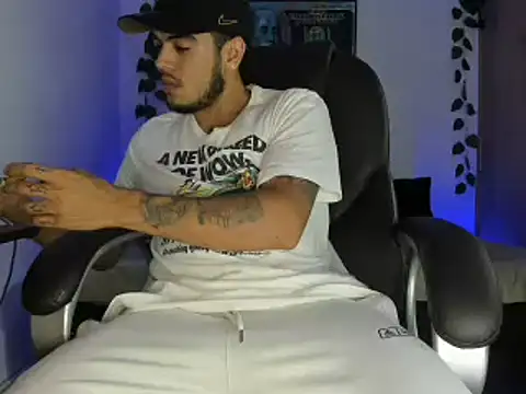 Snapshot of mikee_scooth chatting on 15, 3, 2025 mikee scooth online show from 15, 3, 2025