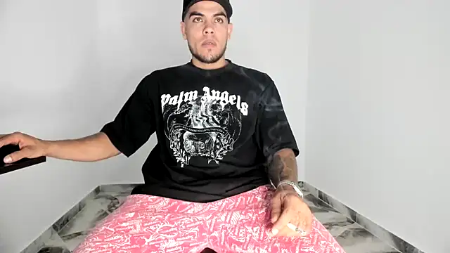 Snapshot of mikee_scooth chatting on 14, 11, 2025 mikee scooth online show from 14, 11, 2025