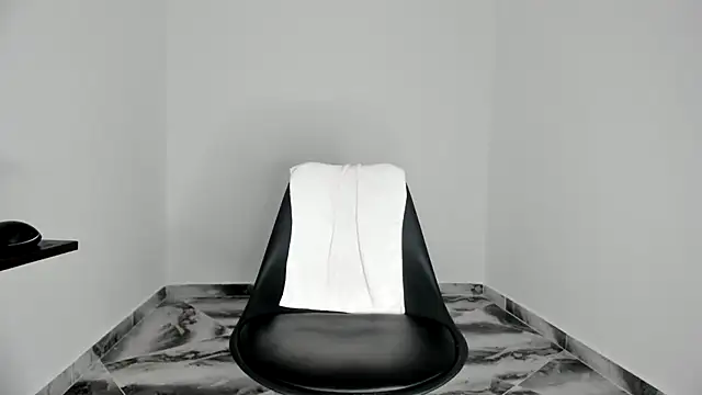 Snapshot of mikee_scooth chatting on 19, 11, 2025 mikee scooth online show from 19, 11, 2025