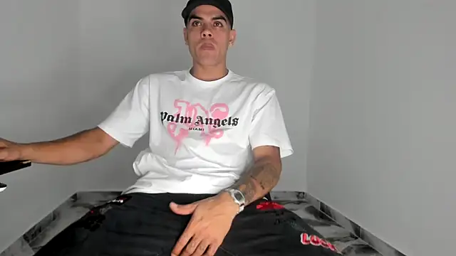 Snapshot of mikee_scooth chatting on 3, 12, 2025 mikee scooth online show from 3, 12, 2025