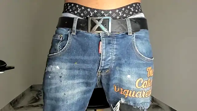 Snapshot of mikee_scooth chatting on 19, 12, 2025 mikee scooth online show from 19, 12, 2025